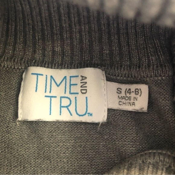 Time and Tru Long Sleeve Pullover Regular Sweater/ size S - Picture 5 of 8